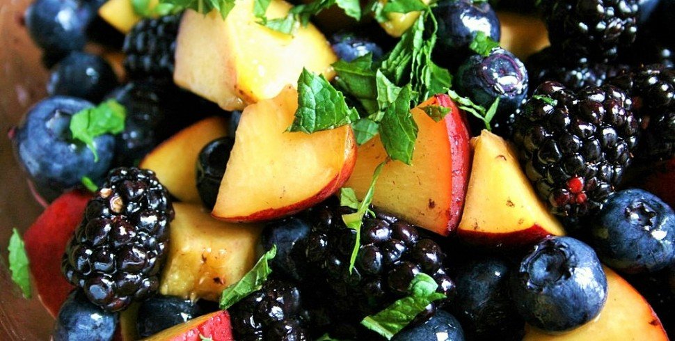 Honey Mint Peach Berry Salad